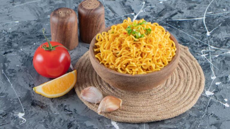 Start Profitable Business of maggi from 20,000rs(97)