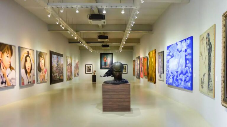 Start a Virtual Art Exhibition Business with a Limited Budget (268)