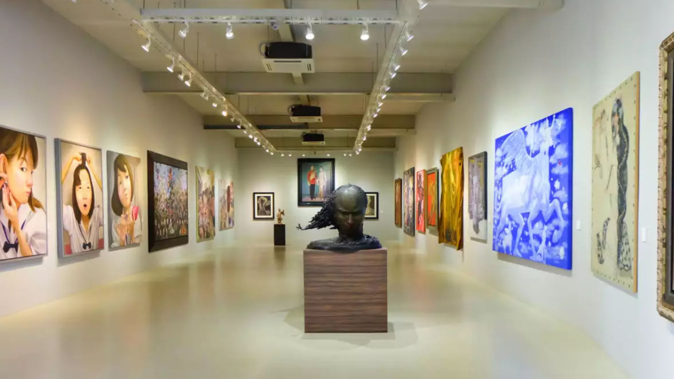 Start a Virtual Art Exhibition Business with a Limited Budget