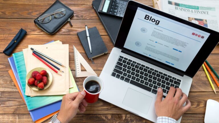 Start a Blogging Business with low Investment and High profit (235)